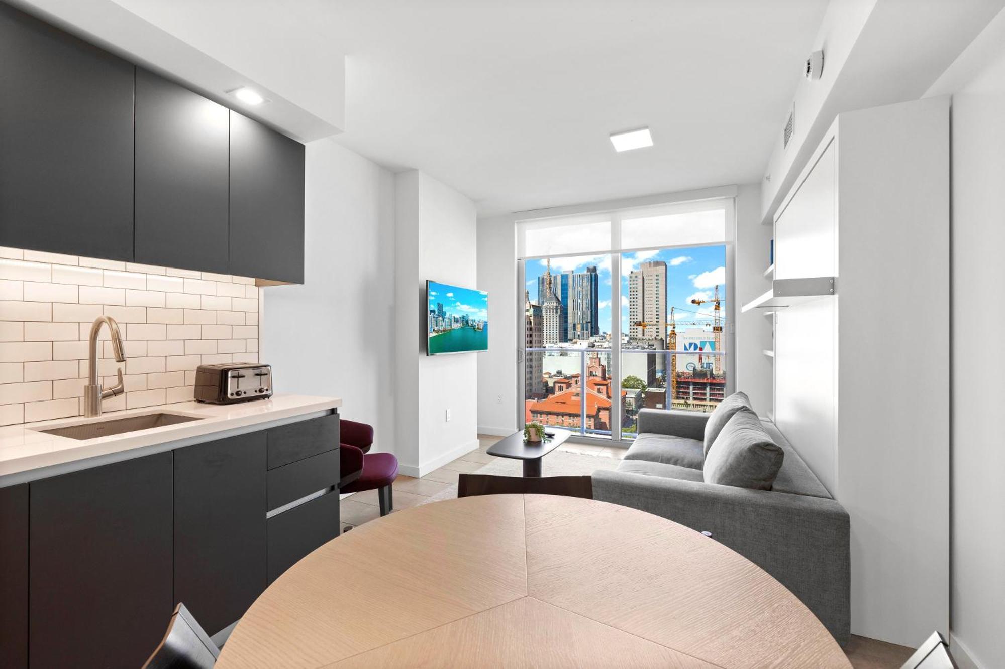 Luxury One-bedroom W Amenities! Apartamento *